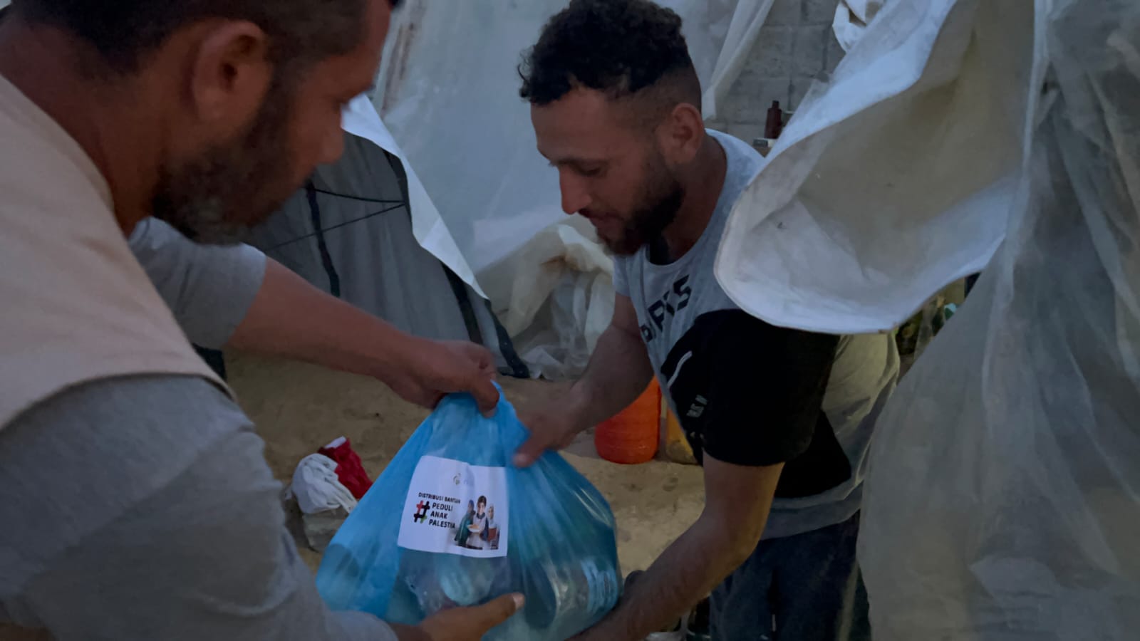 Bantuan pangan untuk warga palestina di al-mawasi, rafah